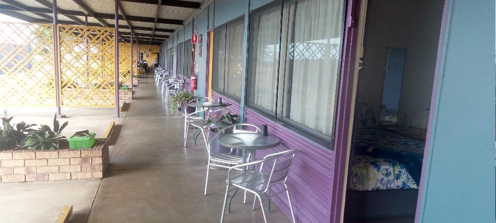 Reef Gardens Motel Proserpine Exterior photo