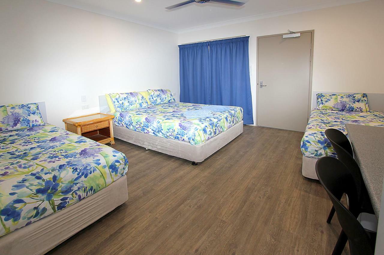 Reef Gardens Motel Proserpine Exterior photo