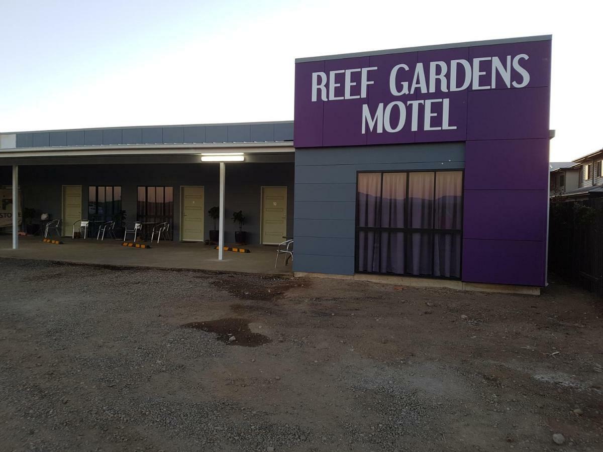 Reef Gardens Motel Proserpine Exterior photo